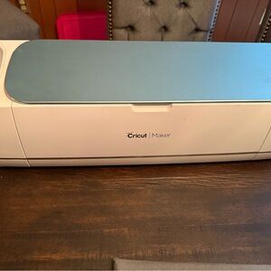 Cricut Maker in White and Blue